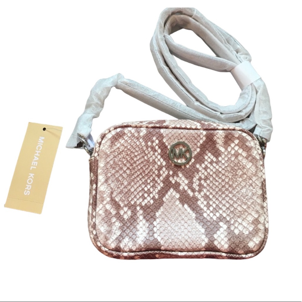 💕NWT Michael Kors Crossbody!